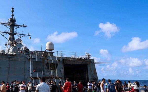 Steel Beach Picnic Aboard USS Mason (DDG 87)