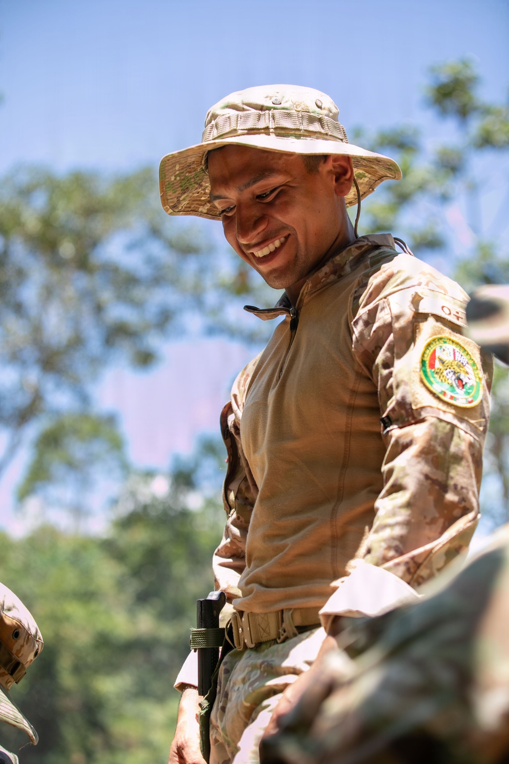 U.S., Peruvian and Chilean soldiers conduct jungle survival training, SV26