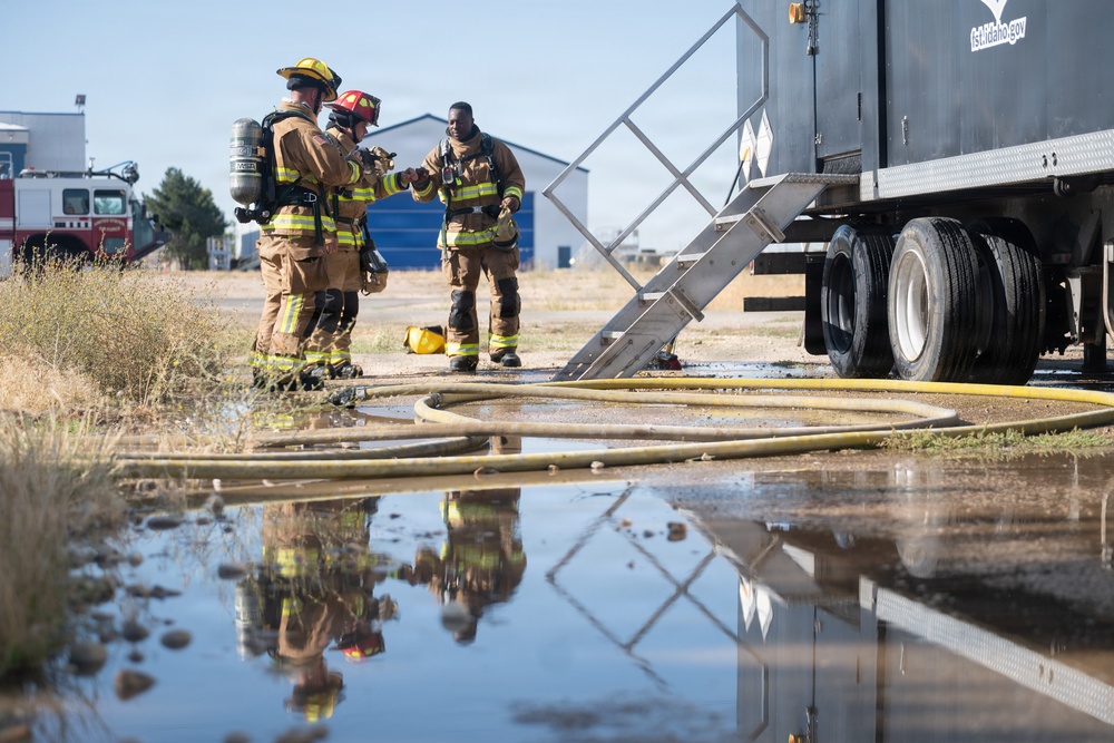 Gowen Field Fire Department trains with live fire simulator