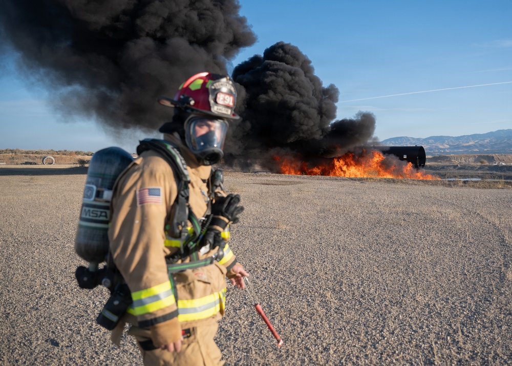 Gowen Field firefighters sharpen aircraft emergency response skills