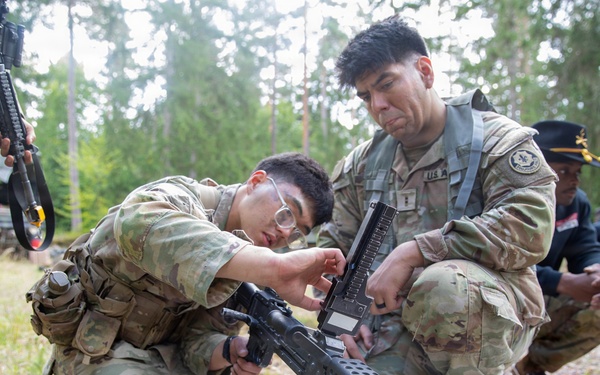 2d Cavalry Regiment’s Regimental Support Squadron’s Spur Ride tests Soldiers’ strength, skills, and teamwork