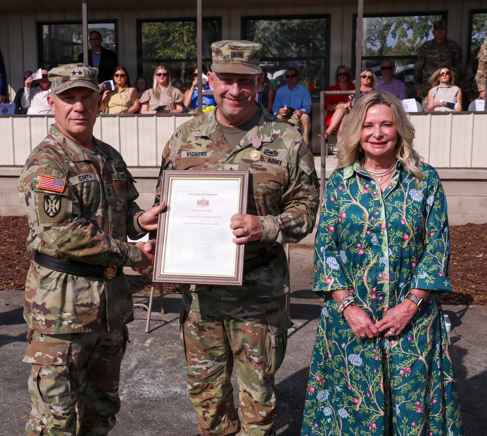 Vickers Receives Alabama Distinguished Service Medal