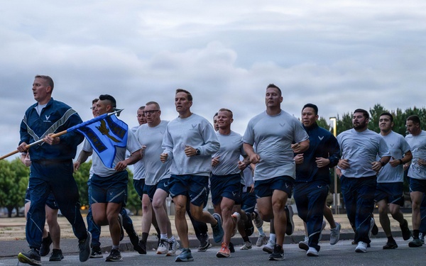 142nd AMXS Airmen run united