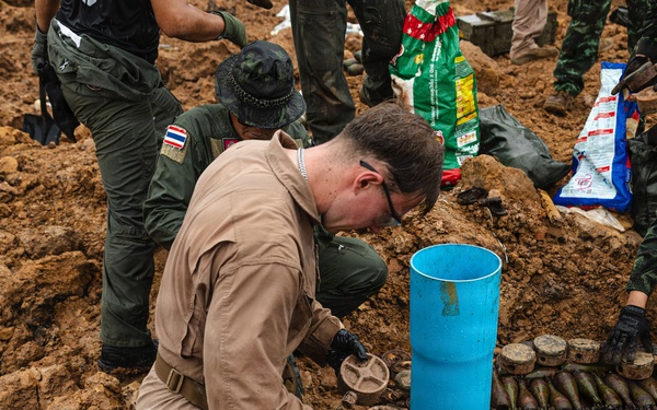 U.S. Marines and Thailand Mine Action Center participate in Deployed for Training Bilateral EOD Exercise