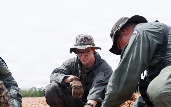 U.S. Marines and Thailand Mine Action Center participate in Deployed for Training Bilateral EOD Exercise