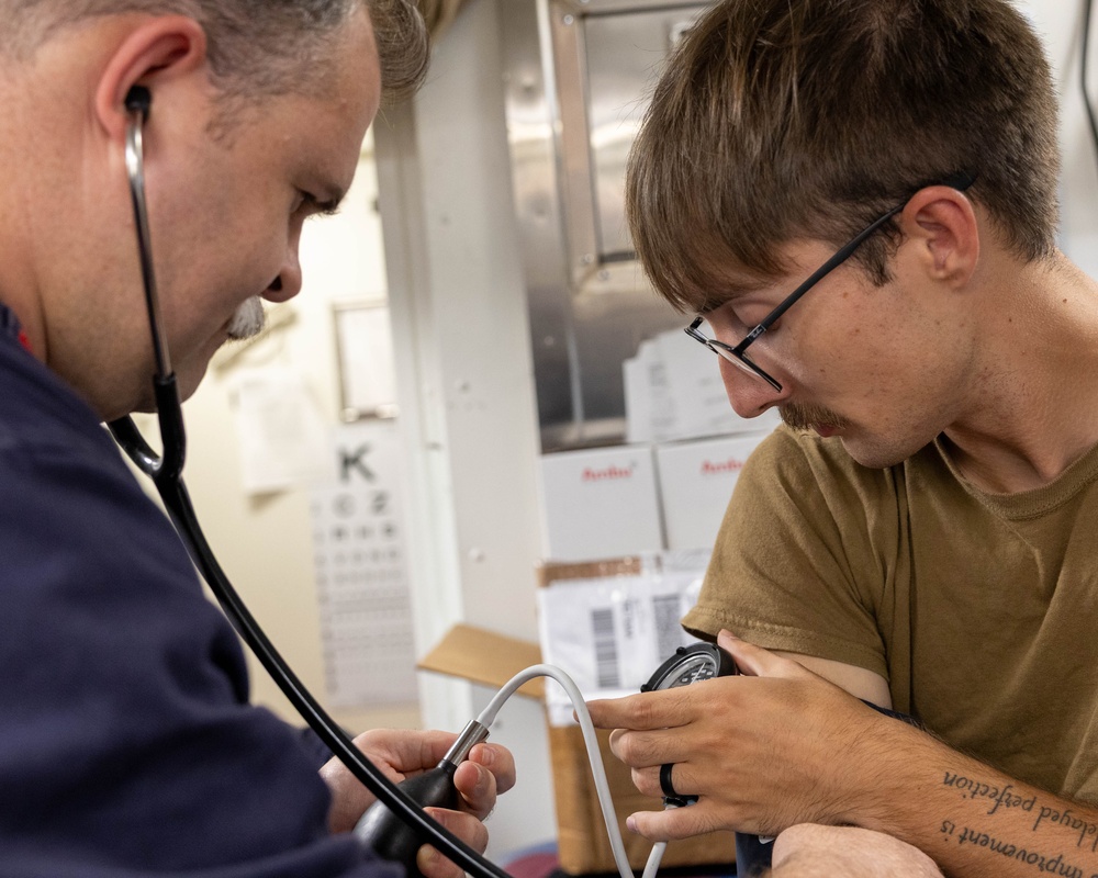 USS Mustin conducts medical training