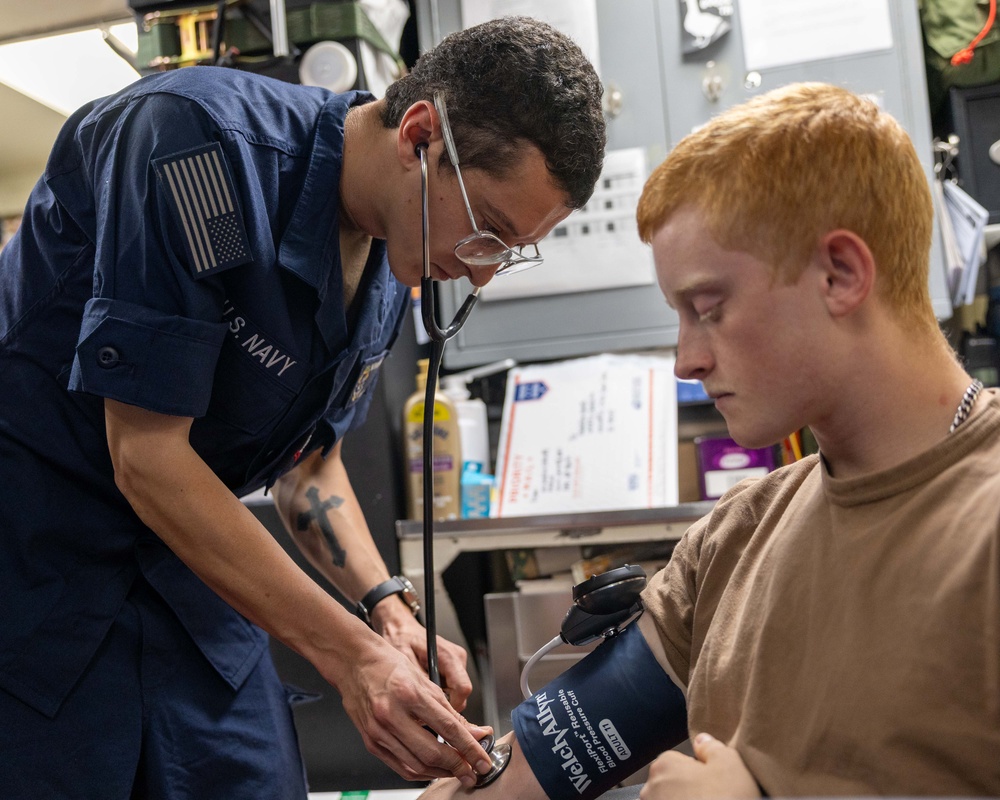 USS Mustin conducts medical training
