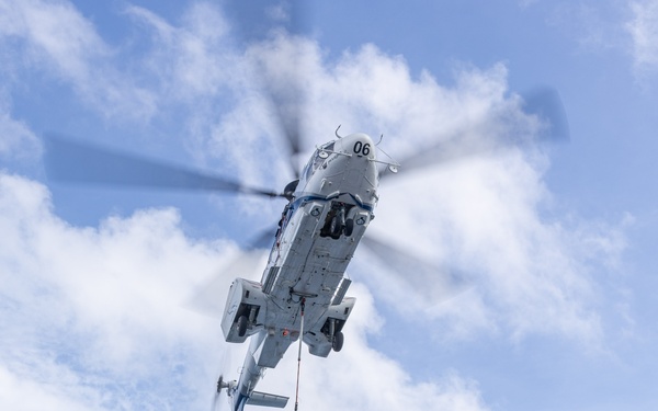 USS Mustin conducts vertical replenishment-at-sea with USNS Cesar Chavez