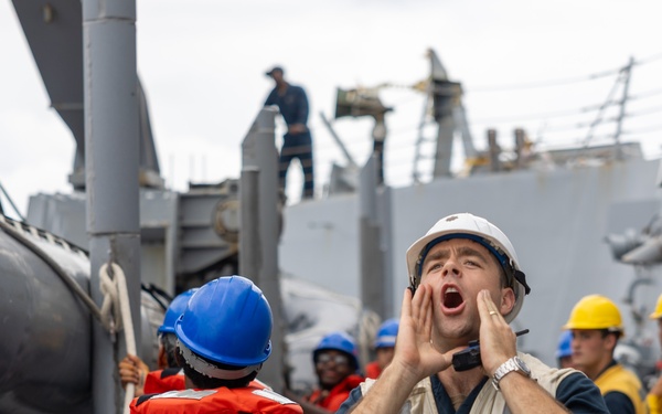 USS Mustin conducts boats operations