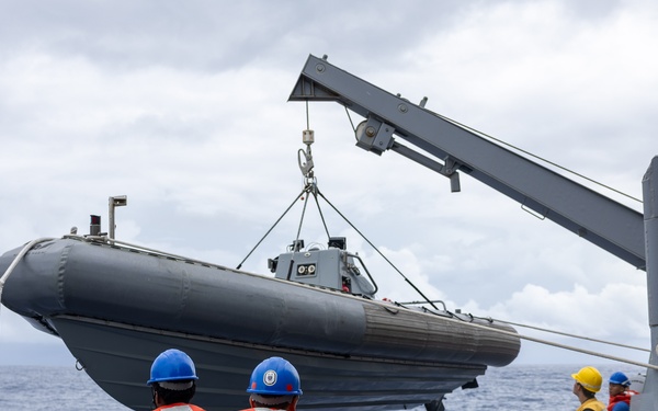 USS Mustin conducts boats operations