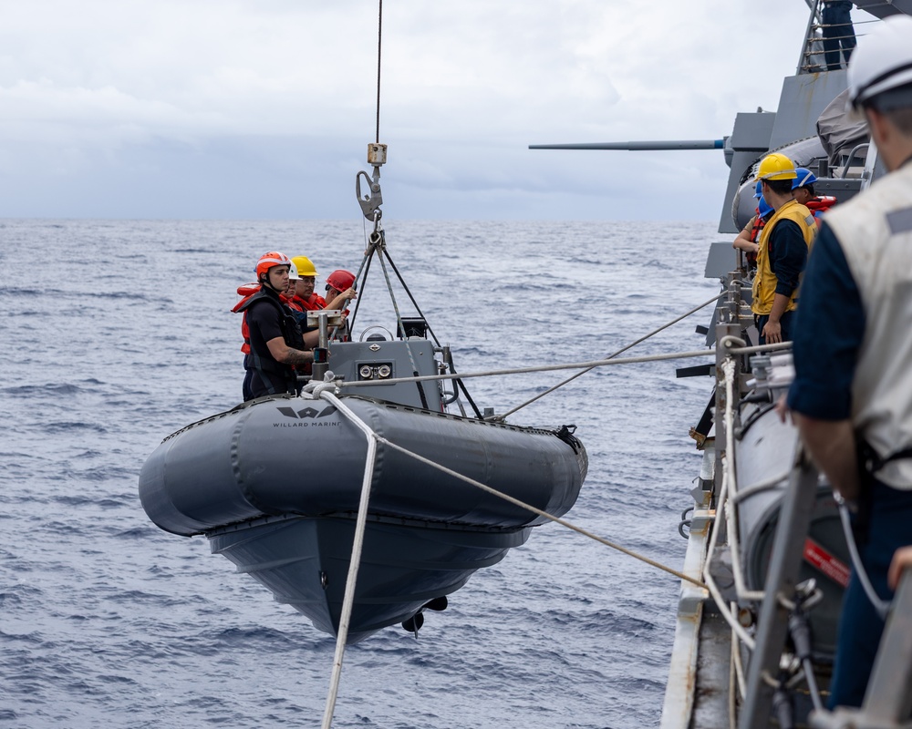 USS Mustin conducts boats operations