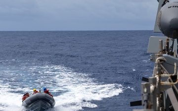USS Mustin conducts boats operations
