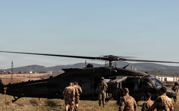 KFOR RC-E aviators conduct multinational air movement training with Italian Armed Forces