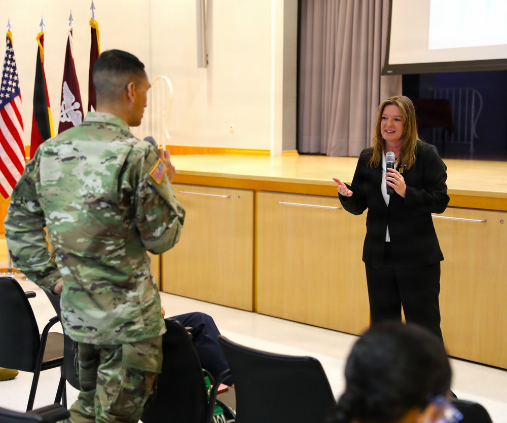 Medical Readiness Command, Europe Hosts Army Family Forum