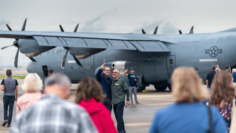 Local employers tour Kentucky Air National Guard and Air Force Museum