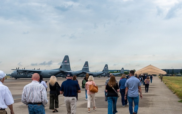 Local employers tour Kentucky Air National Guard and Air Force Museum