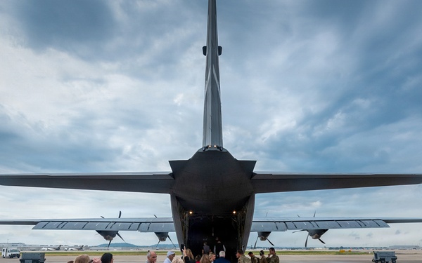 Local employers tour Kentucky Air National Guard and Air Force Museum