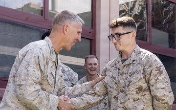 I MEF Commanding General visits service members with CLR-17