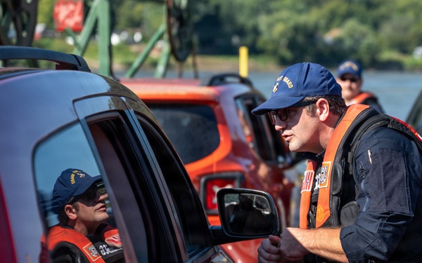 Coast Guard enforces Riverfest safety zone