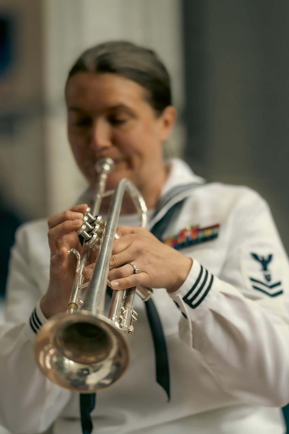 Musician 2nd Class Carrie Blosser and Navy Band Northwest brass quintet perform at Portland VA Hospital