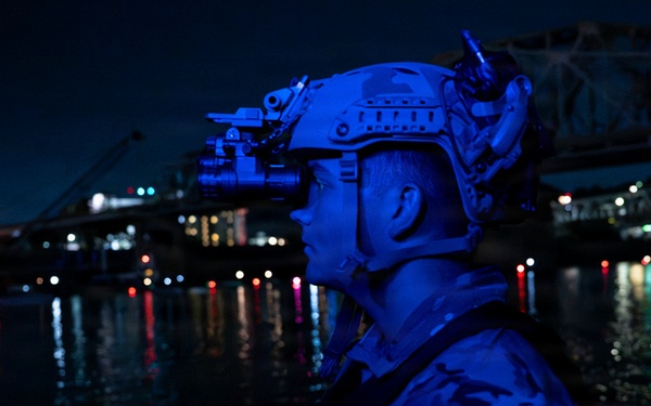 Coast Guard enforces Riverfest safety zone