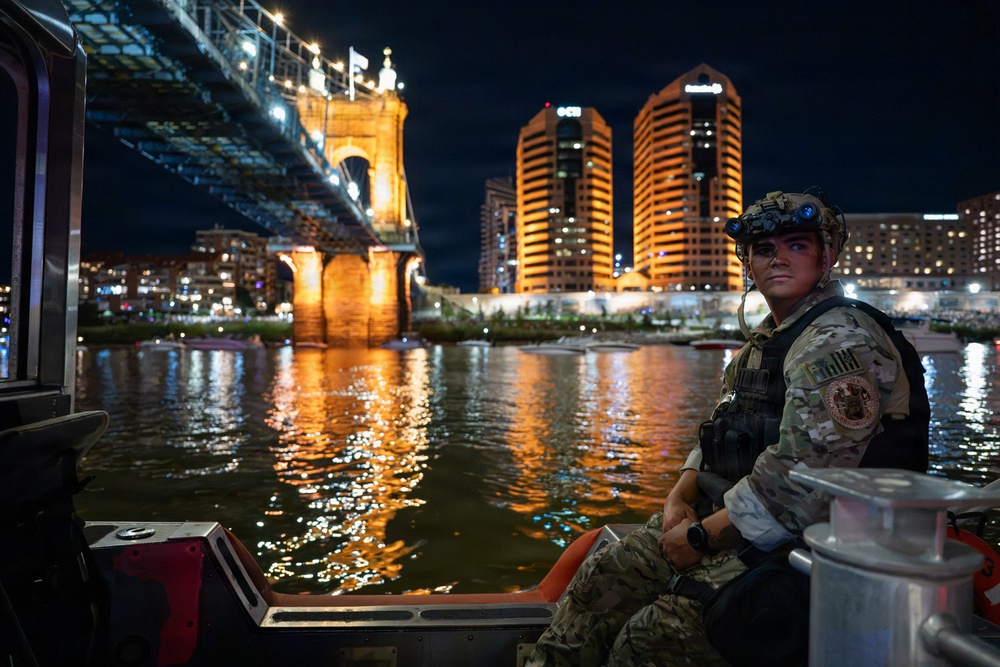 Coast Guard enforces Riverfest safety zone