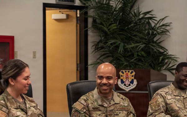 AFRC COMMAND CHIEF NUÑEZ VISITS LUKE, MENTORS 944TH AIRMAN