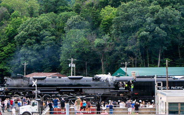 Big Boy No. 4014 at Emsworth Locks and Dams - USACE Pittsburgh District