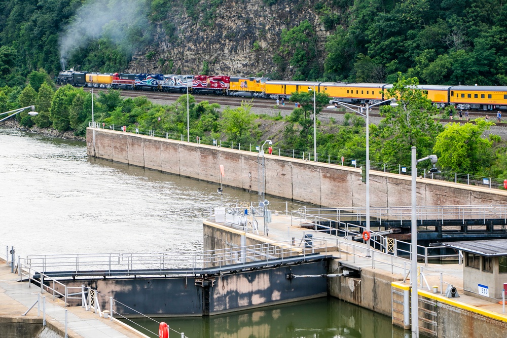 Big Boy No. 4014 at Emsworth Locks and Dams - USACE Pittsburgh District