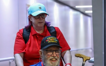 Wildcats Help Veterans Receive Long-overdue Welcome Home Following Honor Flight to Washington, D.C.