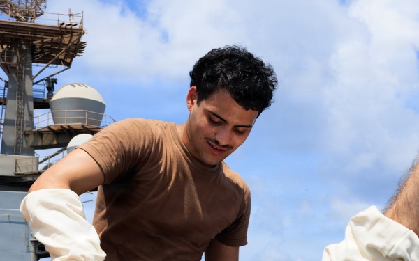 Sailors Enjoy Steel Beach Picnic Aboard George H.W. Bush