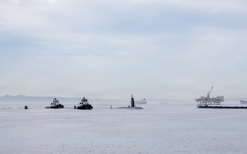 USS Santa Fe Conducts Weapons Handling Evolution at Naval Weapons Station Seal Beach