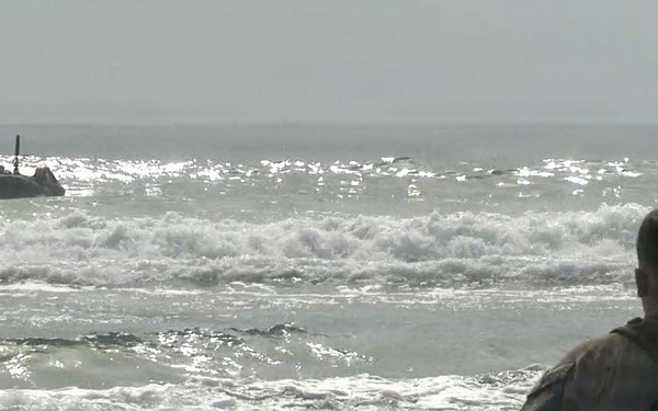 1st Radio Battalion and 1st Intelligence Battalion conduct amphibious exercise