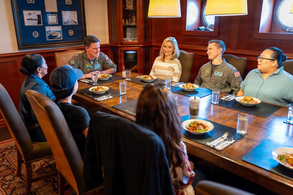Command Ombudsmen visit CVN 71