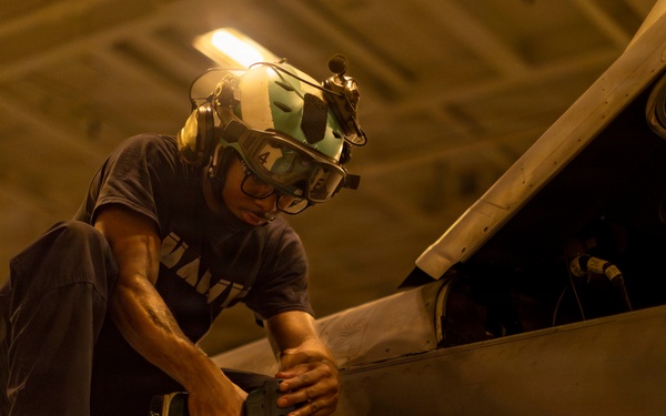 Abraham Lincoln Conducts Aircraft Maintenance
