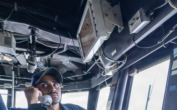 Bridge Operations Aboard USS Ross (DDG 71)
