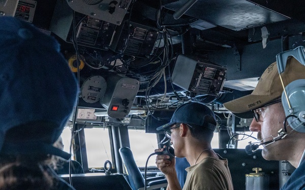 Bridge Operations Aboard USS Ross (DDG 71)
