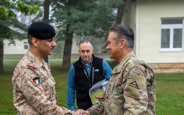 Kuwait Land Forces Leaders Visit 7ATC