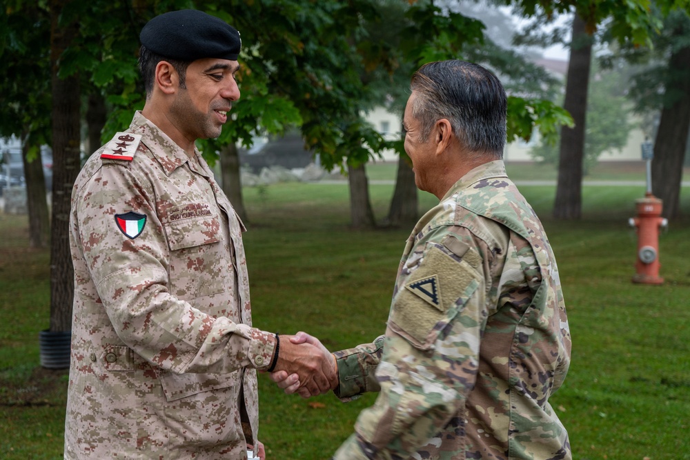 Kuwait Land Forces Leaders Visit 7ATC