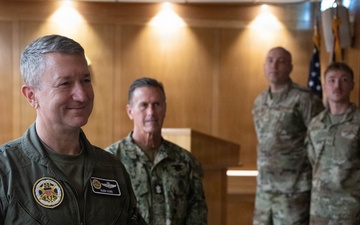 CJCS, SEAC visit RAF Lakenheath