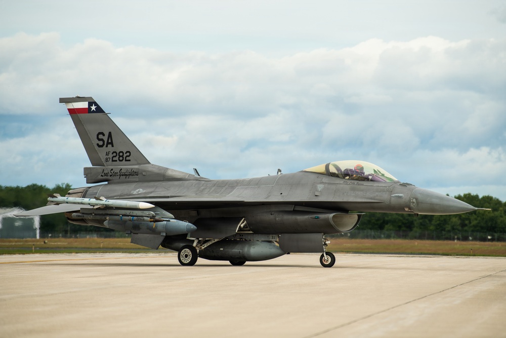 149th Fighter Wing Arrives to Alpena for Operation Northern Cactus