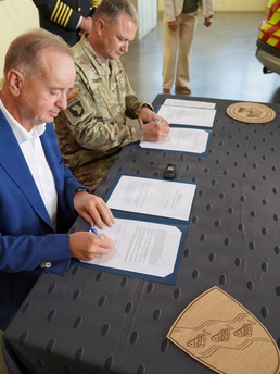 U.S. Army and City of Ansbach sign mutual aid agreement