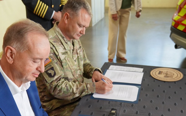 U.S. Army and City of Ansbach sign mutual aid agreement