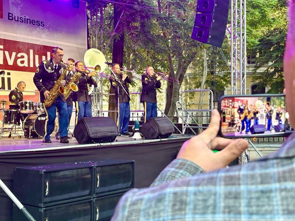 USAREUR-AF Band and Chorus Strengthens U.S.-Moldovan Partnership Through Music