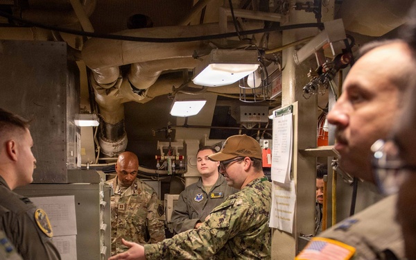 USAF Missileers tour USS Henry M. Jackson (SSBN 730)