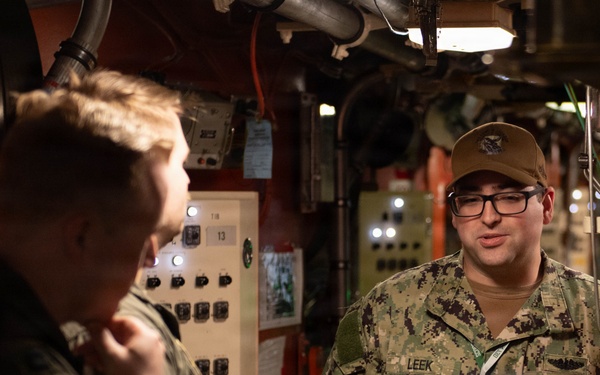 USAF Missileers tour USS Henry M. Jackson (SSBN 730)