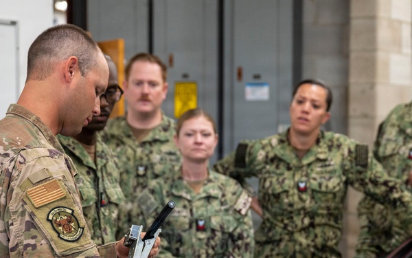 934th Civil Engineer Squadron trains with U.S. reservist