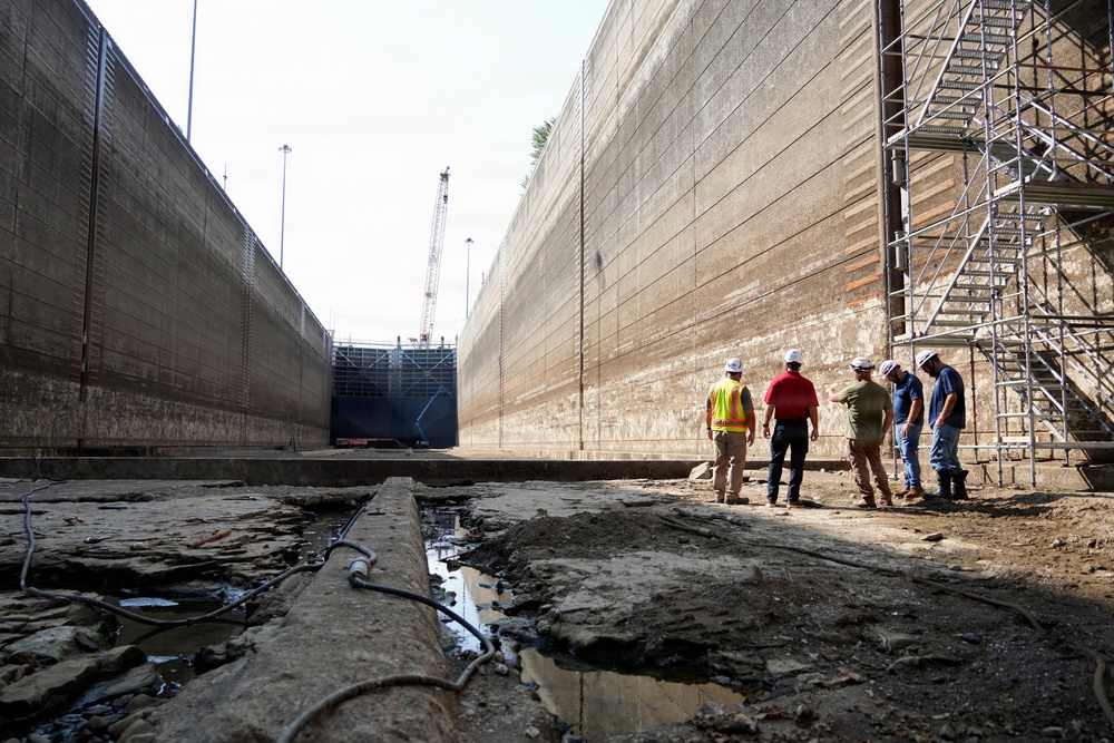 U.S. Army Corps of Engineers dewatering Barkley Lock