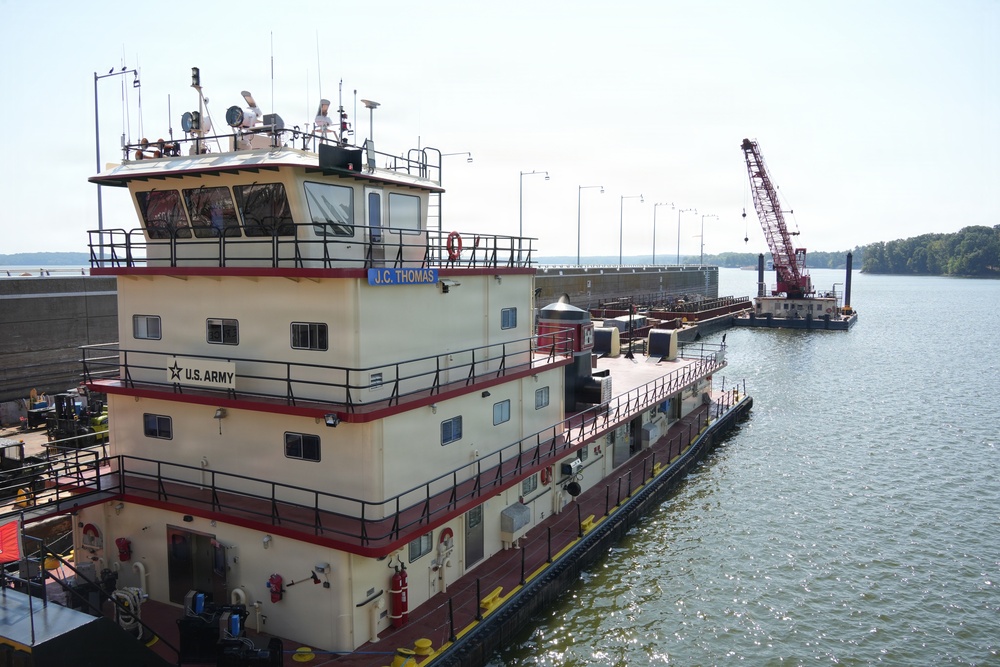 U.S. Army Corps of Engineers dewatering Barkley Lock