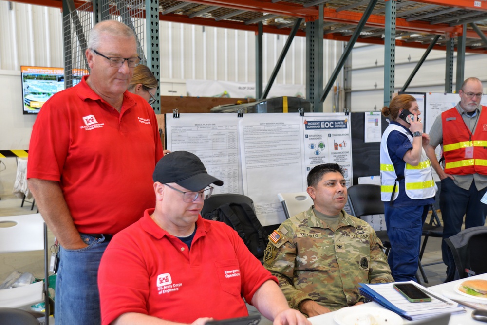 USACE - Alaska District leaders discuss flood operations at Emergency Operations Center
